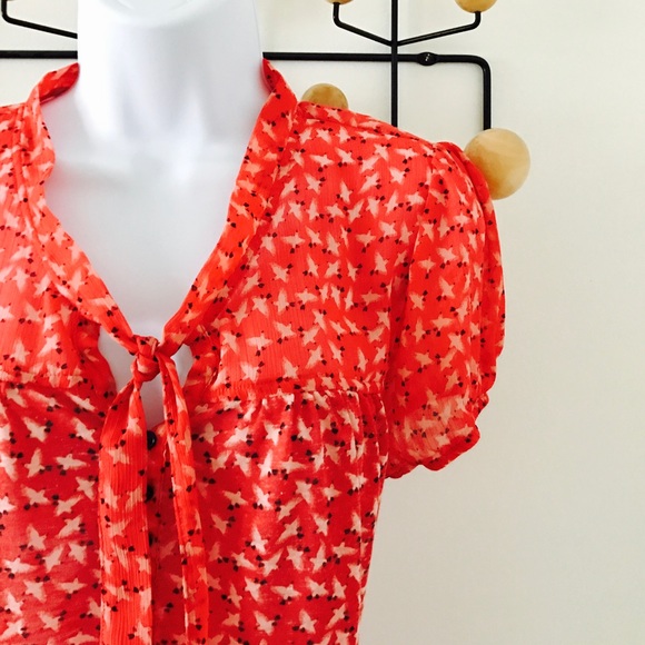 LOFT Tops - Breezy LOFT bow tie neck bird print blouse